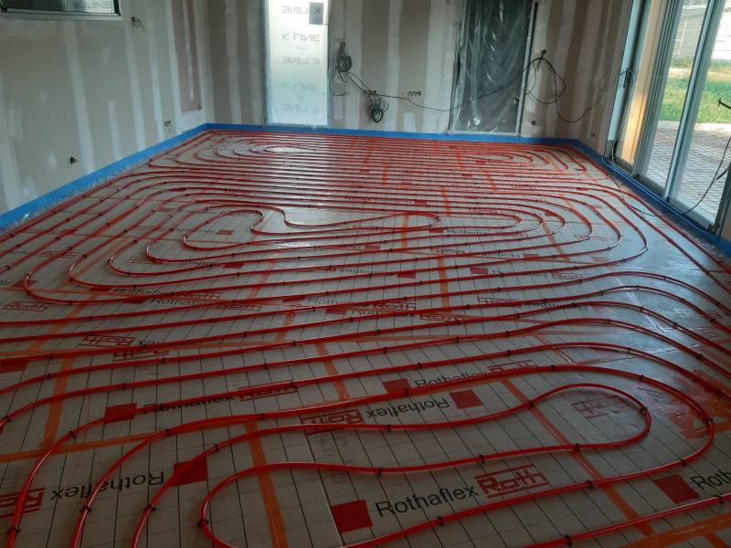 Pose d'une pompe à chaleur Viessman avec plancher chauffant dans une maison neuve proche de Fécamp 76